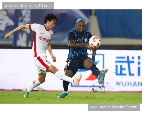 河南队防守组织严密三场仅失一球 从负六分逆袭展现韧性